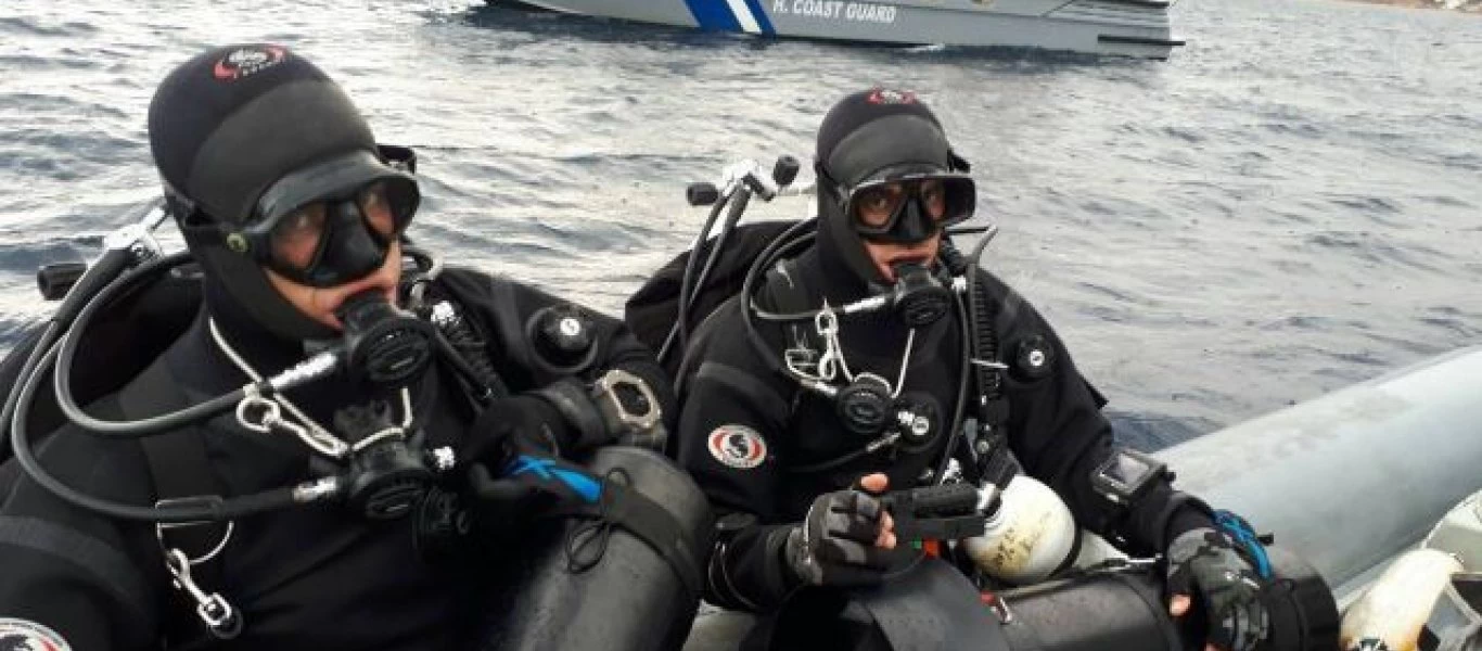 Θρίλερ στην Κάρπαθο: Οι βατραχάνθρωποι της ΜΥΑ/ΛΣ επιχειρούν στην περιοχή για να βρουν τους 2 αγνοούμενους δύτες